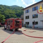 Rossiglione, incendio in una fabbrica: l’intervento dei VVF