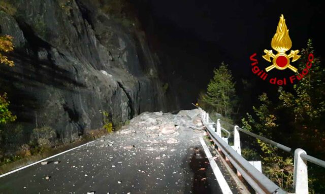 Maltempo, frana a Favale di Malvaro: strada chiusa