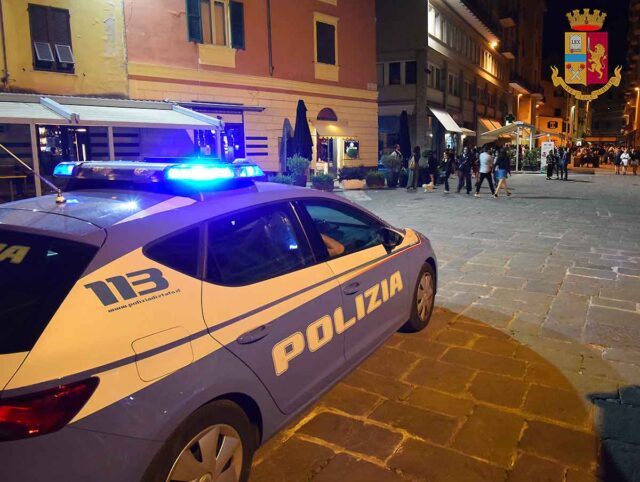 Controlli intensificati dalla polizia alla Spezia durante la settimana di Ferragosto