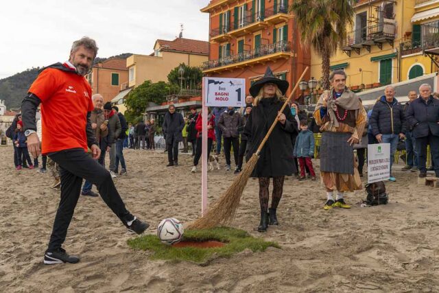 Simone Rosalba vince l’ottava edizione di Alassio Footgolf in spiaggia