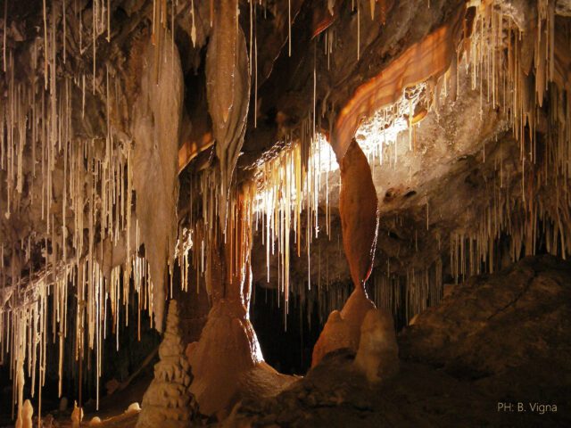 Marzo di Liguria domenica 10 nelle magiche grotte di Borgio Verezzi, dopo la trionfale data di Santa Margherita Ligure