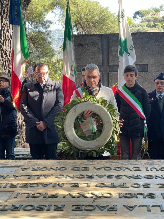 Recco, Festa della liberazione: Gandolfo depone le corone d'alloro