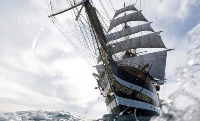 L'Amerigo Vespucci ha doppiato Capo Horn navigando a vela