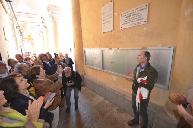 I maturandi di 50 anni fa ricordano al Colombo il Prof Mario Bonaria