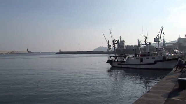 Peschereccio affonda a Imperia Oneglia: salvo l'equipaggio