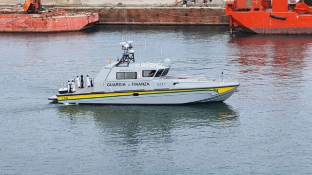 Anziano salvato al Porto Antico di Genova dalla Guardia di Finanza