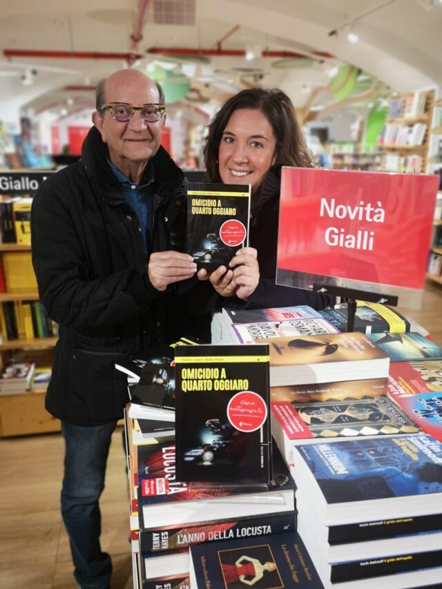 A Marinella di Sarzana noir sotto l'ombrellone