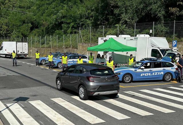 Polizia Stradale: controllati 35 mezzi, ritirata una patente