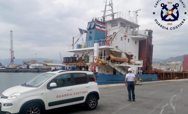 Genova, detenuta nave delle Barbados: gravi problemi di sicurezza e inquinamento