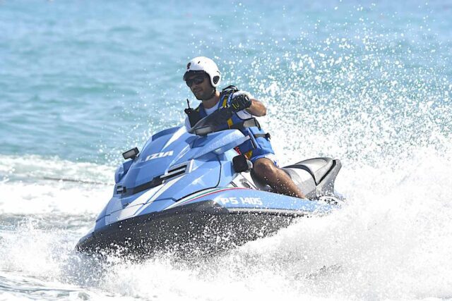 La Polizia con moto d'acqua sul litorale di Savona e Alassio