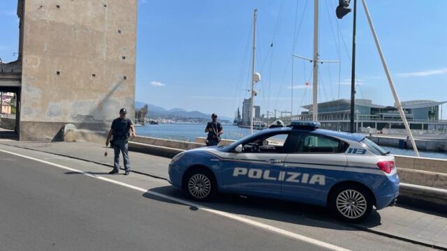 Squadra mobile di Savona ferma autore di rapine nei supermercati