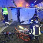 Incidente sulla A10, Jeep finisce su un fianco