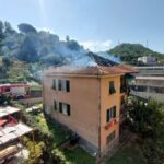 Borzoli, a fuoco appartamento: stabile evacuato