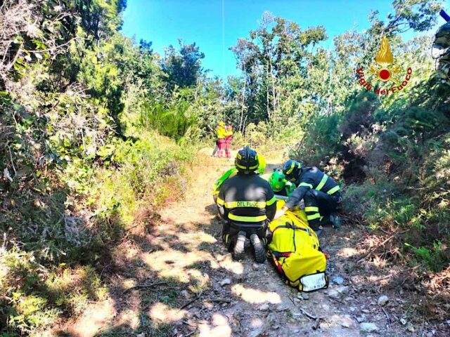 Feglino, ciclista svizzero cade tra i boschi: soccorso da Drago VVF