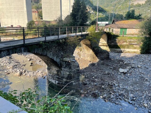 Recco, dopo il maltempo, si riporta in sicurezza il torrente