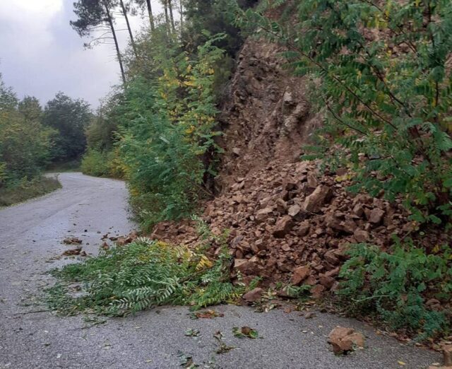 Spezia maltempo e strade chiuse per frane ed altre necessità