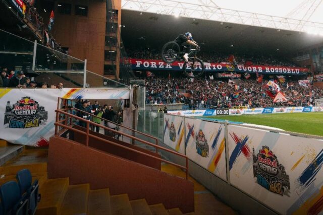 Red Bull Cerro Abajo: i rider danno spettacolo allo Stadio Ferraris