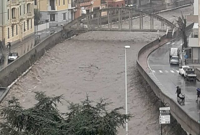 Maltempo, allerta arancione sul centro e levante ligure: criticità idrogeologiche