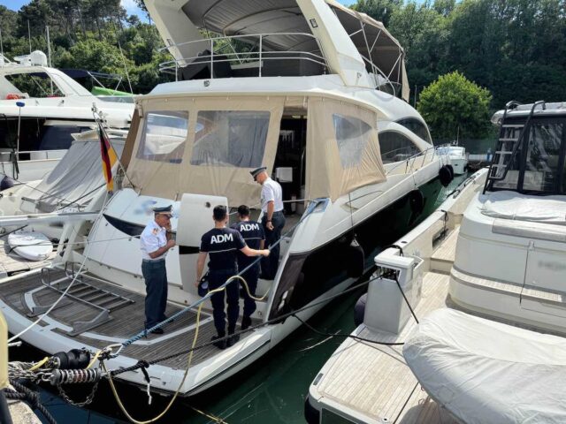 Dogane e GdF, sequestro yacht alla Spezia: contrabbando e evasione IVA