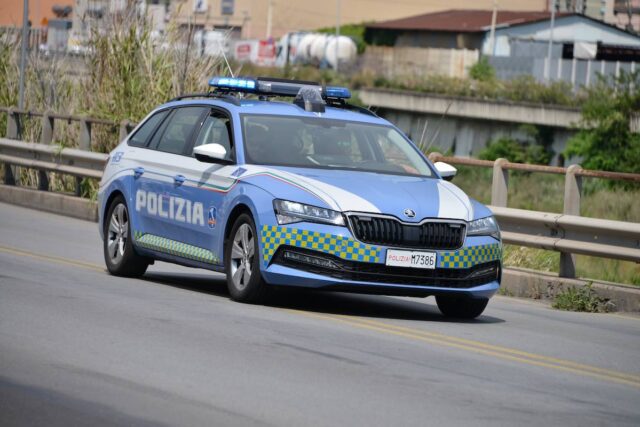 Egiziano ruba ad anziano telefonino sul bus: arrestato