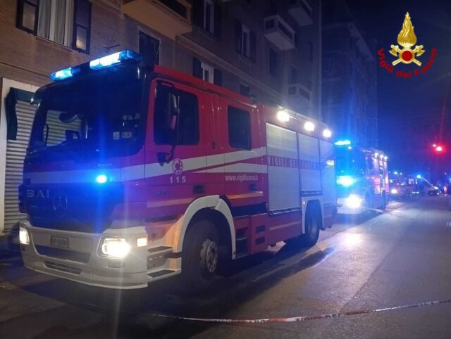 Incendio in un palazzo a Cornigliano: 50 famiglie evacuate