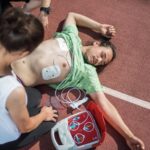 Compagnia degli Instabili dona defibrillatore al Comune di Recco