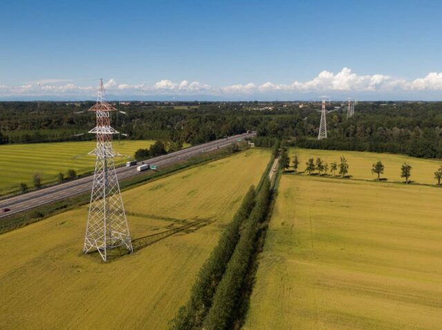 Terna: consultazione pubblica per il nuovo collegamento elettrico tra Milano e Montalto di Castro