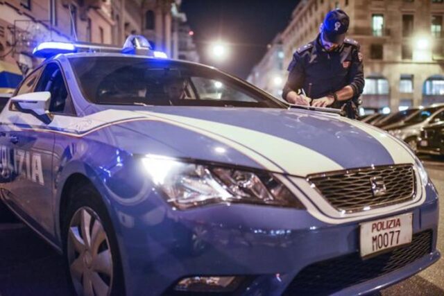 Sorpresi mentre rubano di notte all'In's di Carignano: arrestati