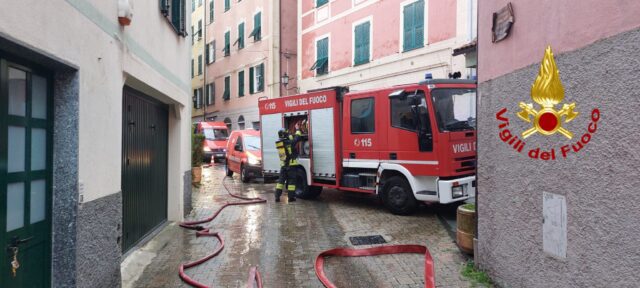 A fuoco appartamento in centro a Torriglia: danni ingenti